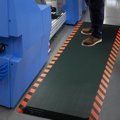 Tapete antifatiga ergonómico 20x32pulg negro borde naranja