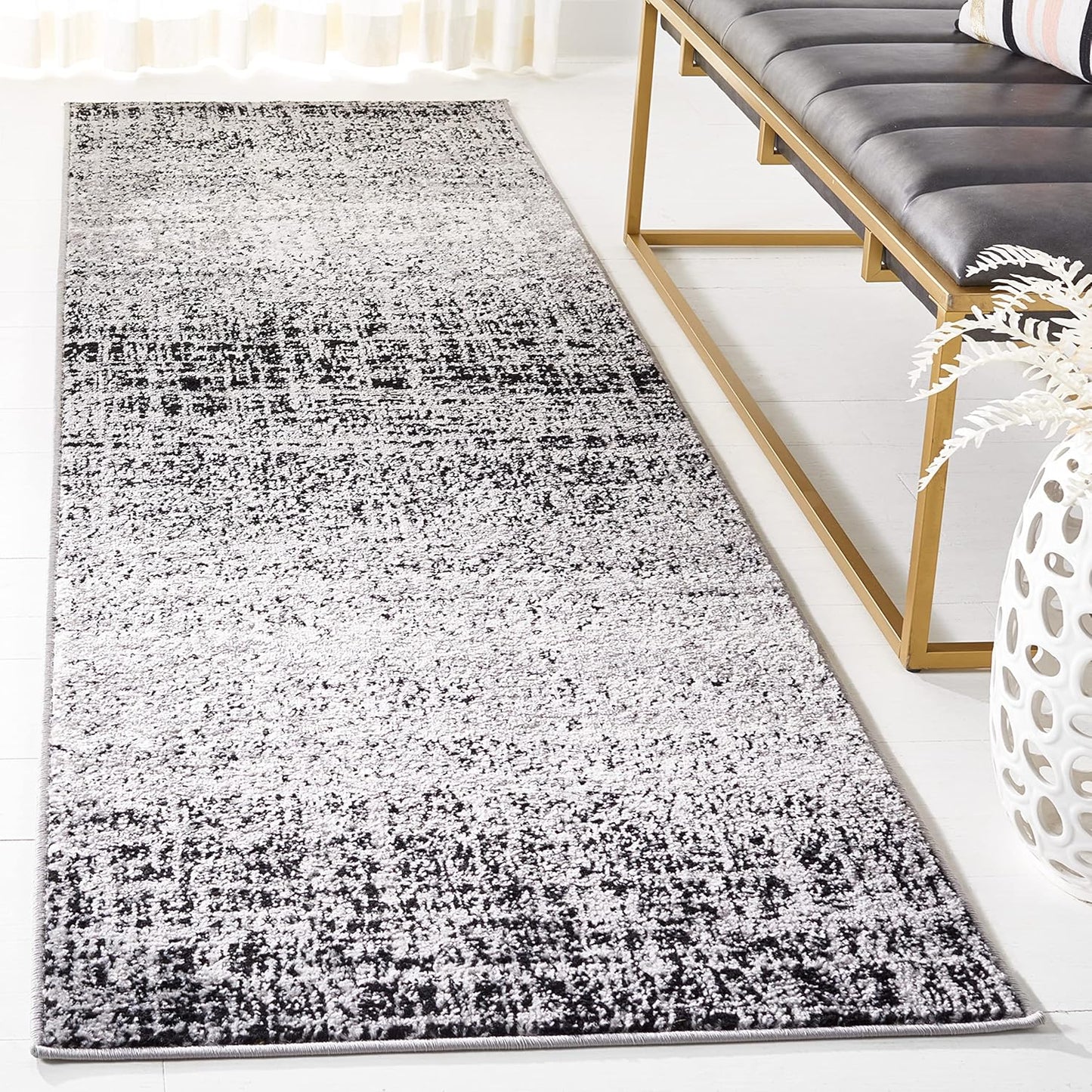 Tapete pasillo 2'6x6' plateado y negro moderno