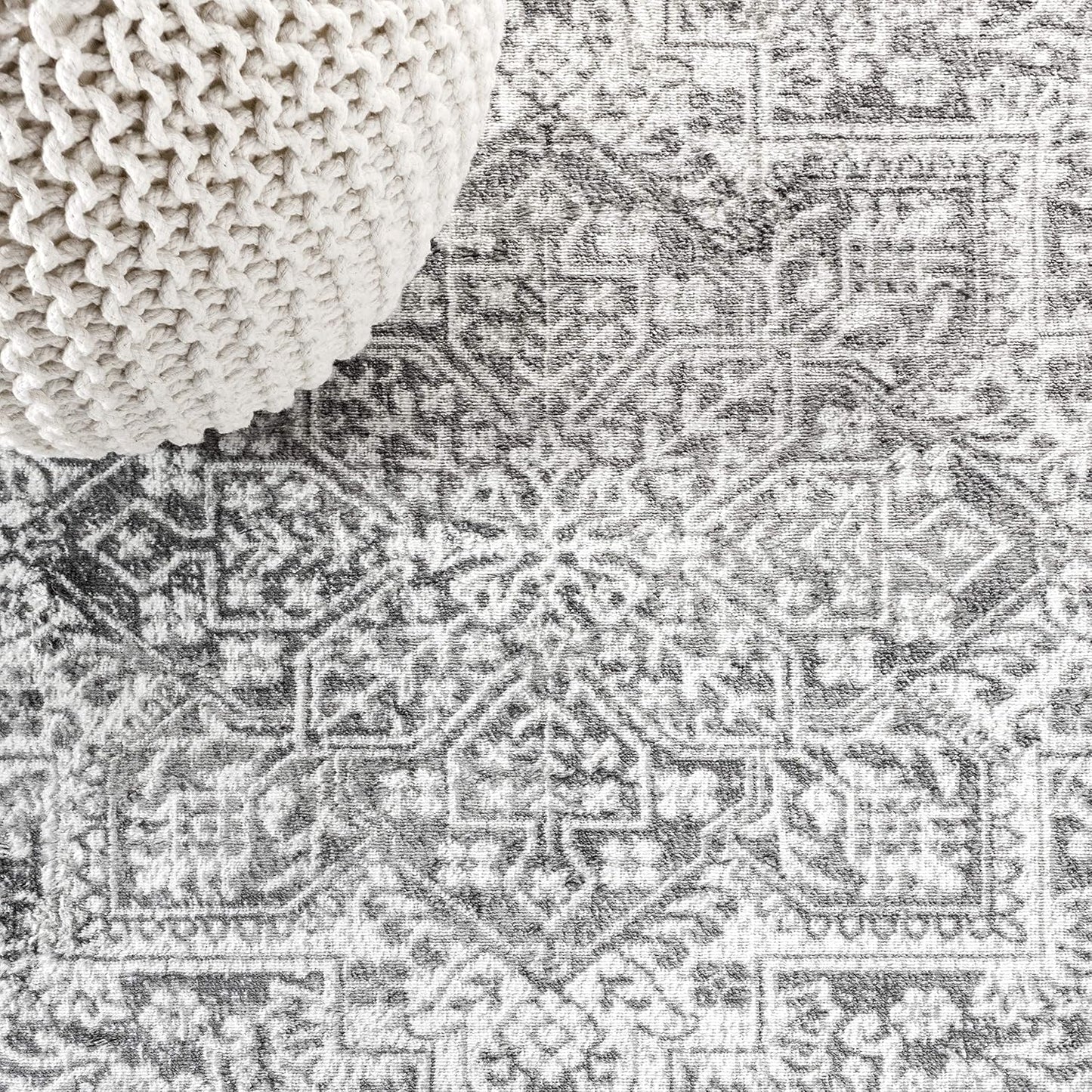 Alfombra vintage patrón medallón gris 2x8"