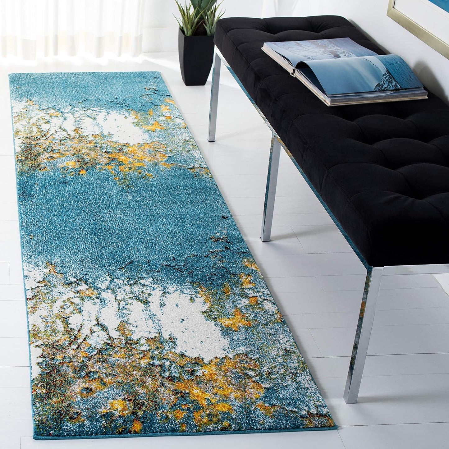 Alfombra pasillo 2'3"x6' azul y dorado diseño moderno