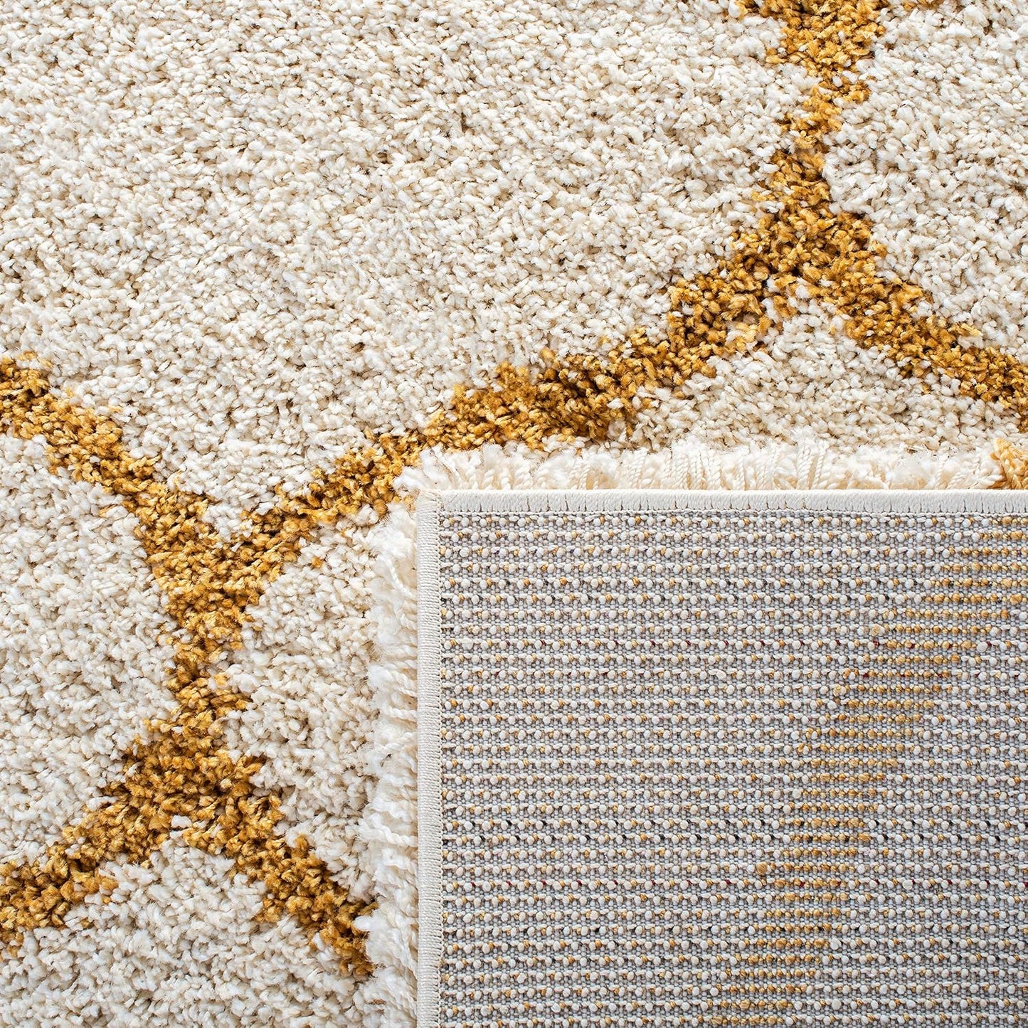 Alfombra pasillo 2ft3pulg x 8ft marfil y dorado 1.8pulg