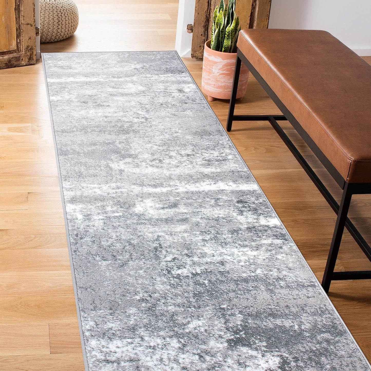 Alfombra gris abstracta estilo bohemio 2x7ft