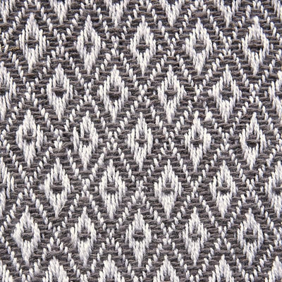 Camino mesa trenzado con diamantes 15x72pulg gris