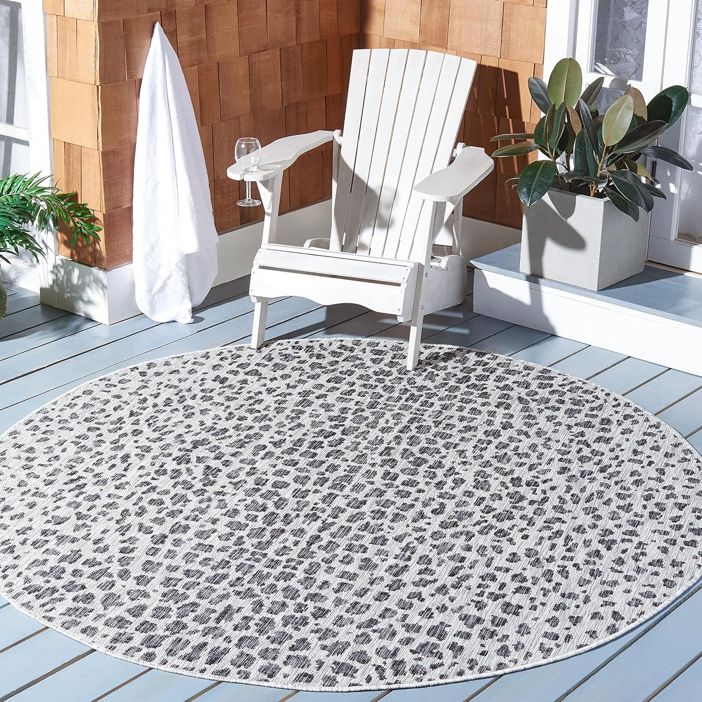 Alfombra lavable Courtyard 3ft cuadrada gris y negro patio