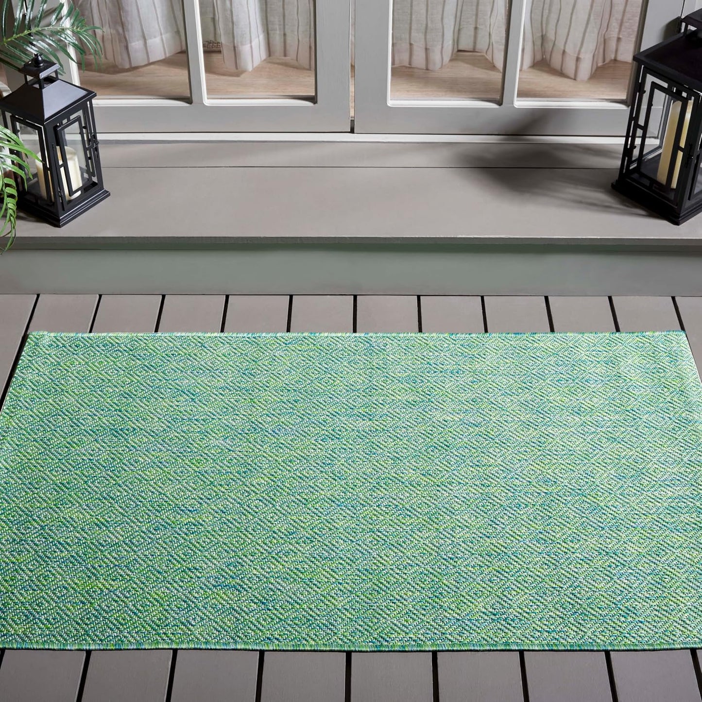 Alfombra Courtyard 2'7"x5' color verde azul impermeable