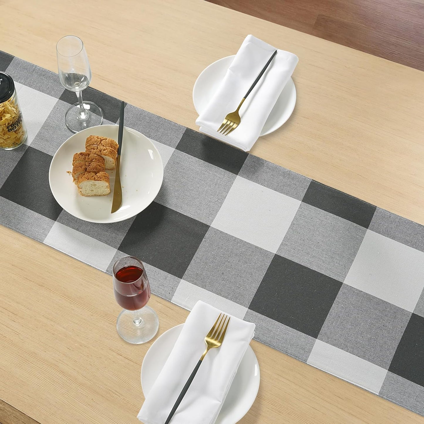Mesa cuadros gris y blanco 13x90pulg para cómoda